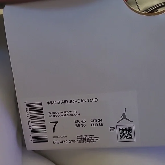 Jordan 1 sneakers - Picture 5 of 5